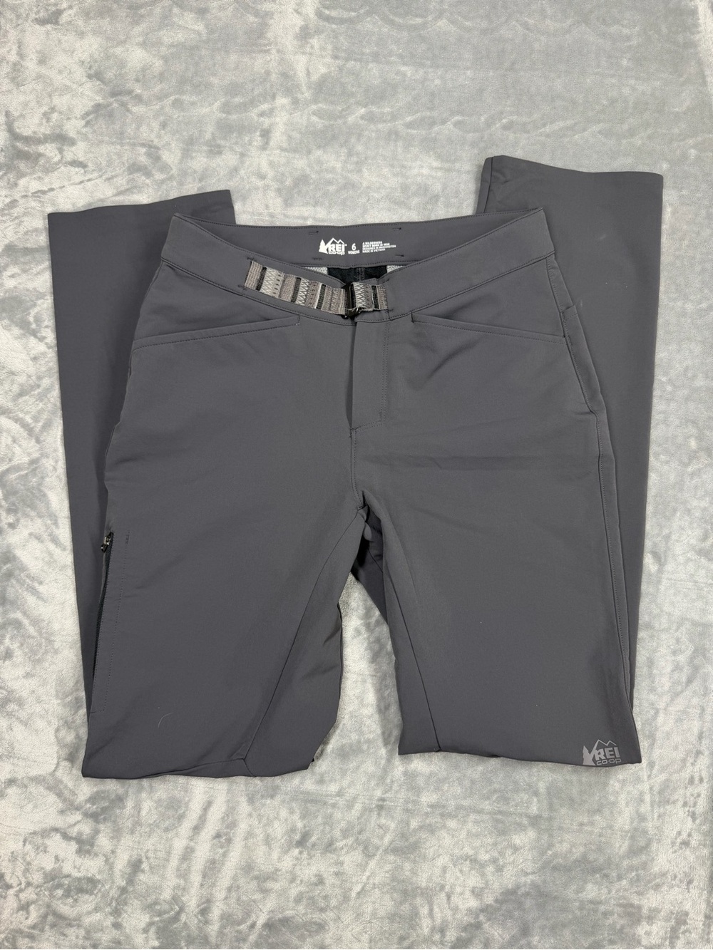 REI Women's Straight Leg Semi Fitted Stretch Outdoor Hiking Pants Built in Belt